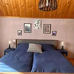 Διαμέρισμα Cosy Mountain By The Pond