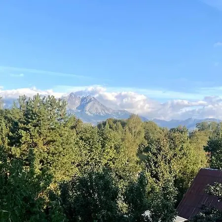 Cosy Mountain By The Pond Apartment