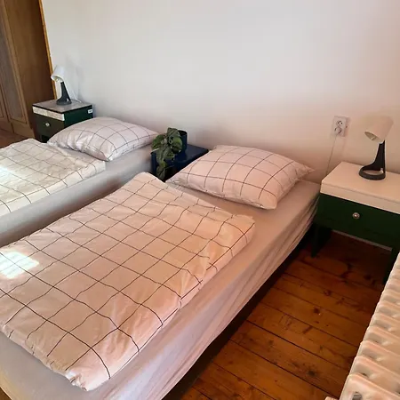 Cosy Mountain By The Pond Apartment *