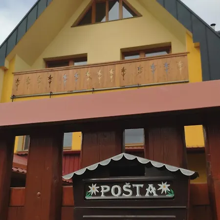 Cosy Mountain By The Pond Apartment