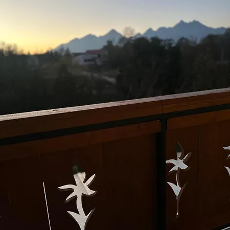 Cosy Mountain By The Pond Apartment *